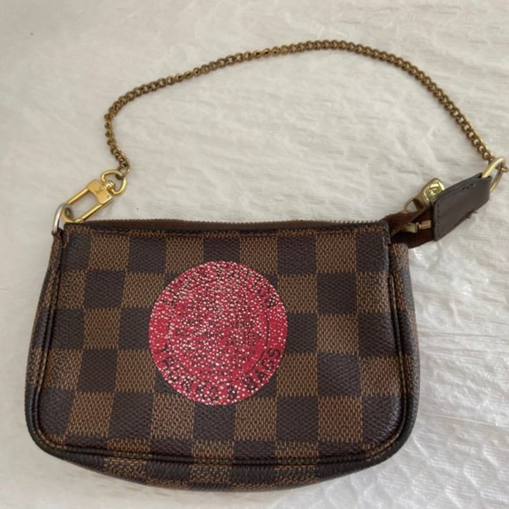 LOUIS VUITTON Damier Ebene Mini Pochette Accessoires